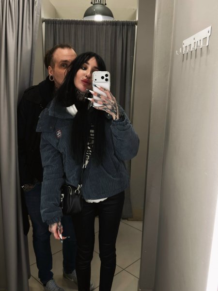 (53)