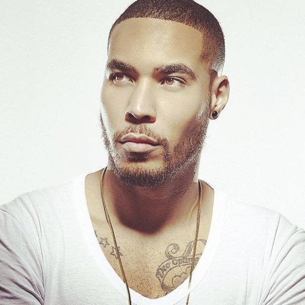 TroyBoi - LA LA LAND (feat. Morray)