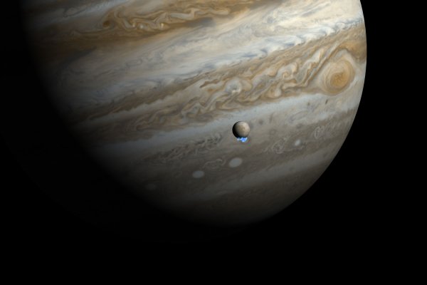 Water vapour plumes on Jupiter&amp;apos;s moon Europa