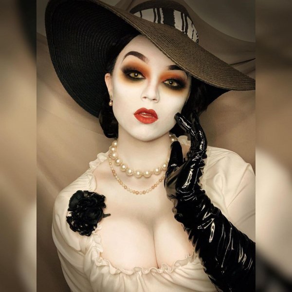 Lady-Dimitrescu-Resident-Evil-8-Resident-Evil-Игры-6450280