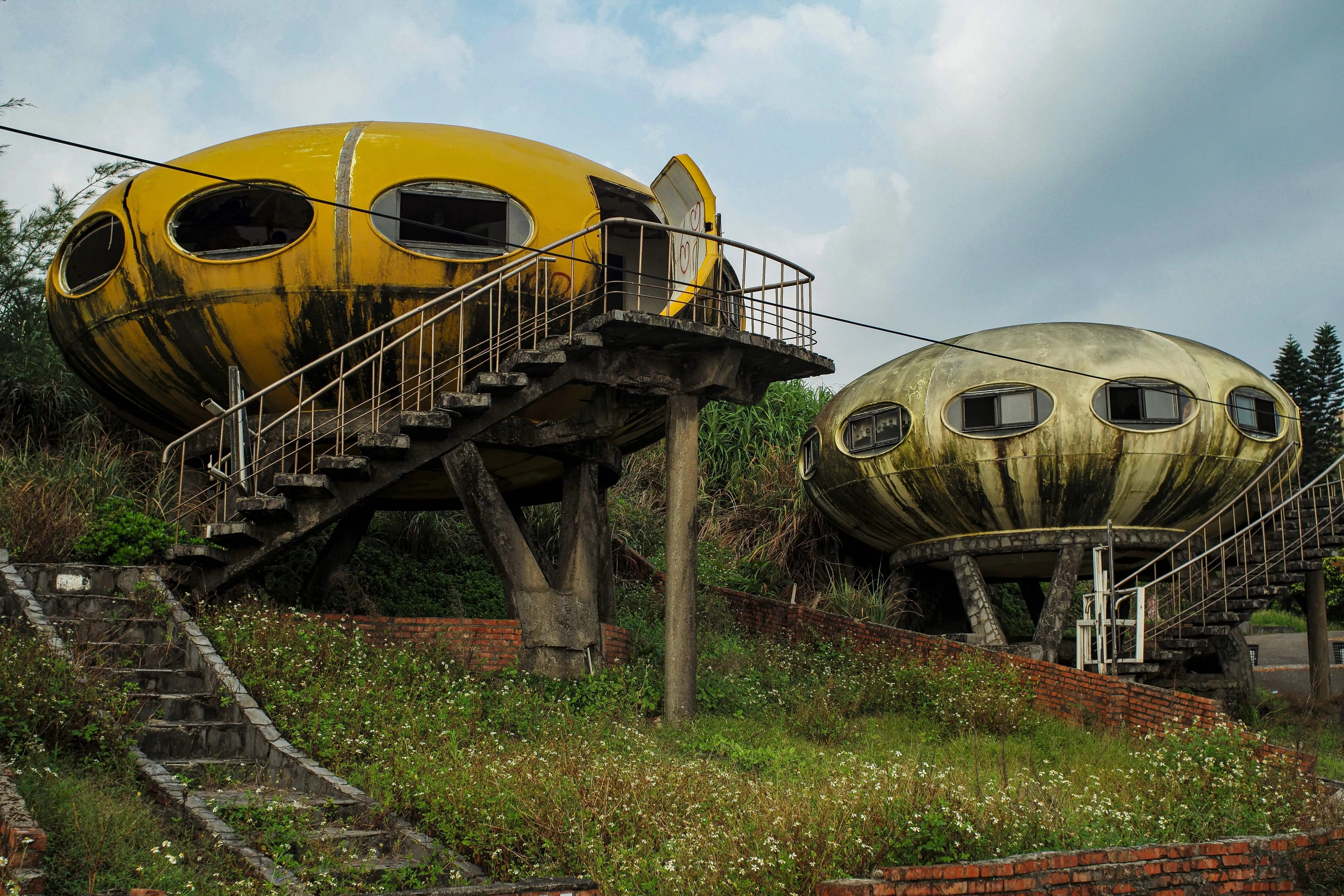 Shaped-houses-feitsui-beach-know-866204963