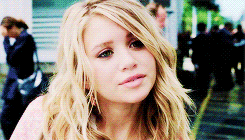 tumblr n2uvgvCjv21ry77gco6 250