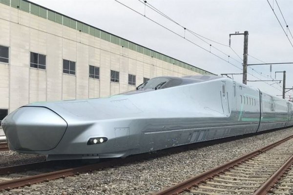 Новейший поезд Shinkansen Alfa-X