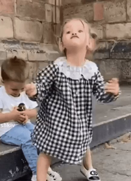 GIF-5575a1a26bb352195b85475a5953791e