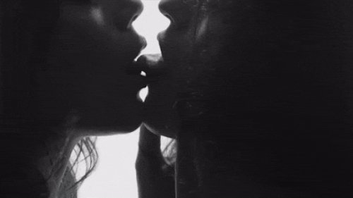 tumblr o9emr1NvJj1s8q51xo1 500