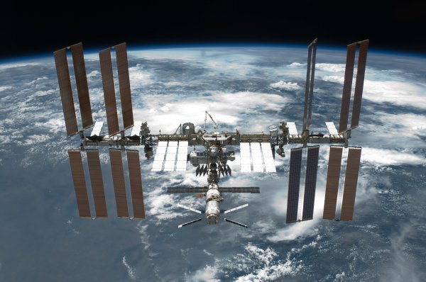 kosmos nauka tehnika zemlya sputnik mks