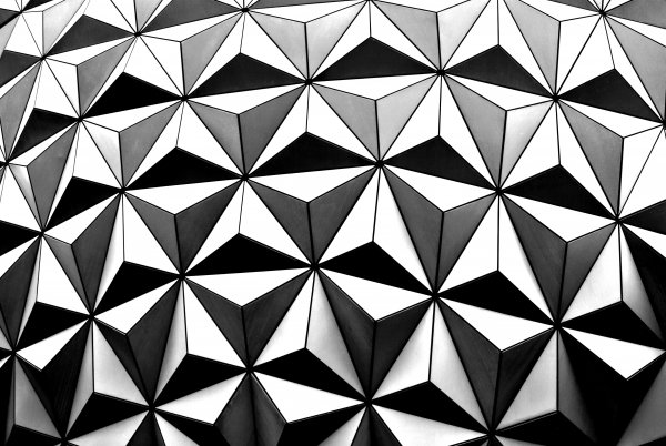 Black-and-white-geometry-pattern-triangles-symmetry