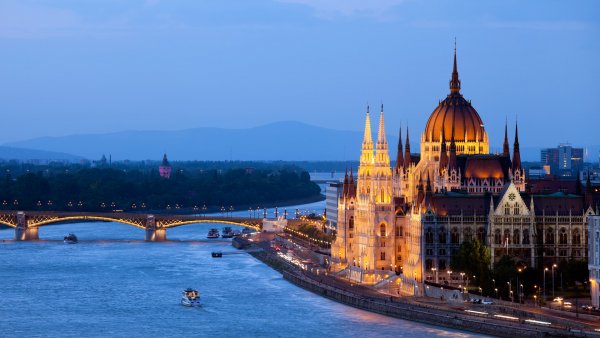 Lock2024-b47 wl budapestdanubehungary 1920x1080