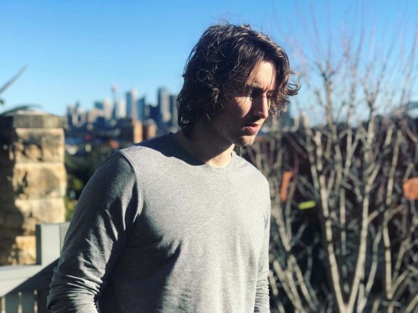 Dean Lewis - Seconds Before The Sunrise