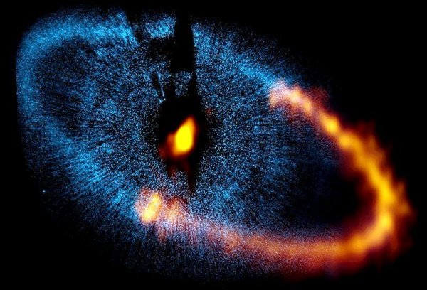 Fomalhaut,+showing+the+dust+ring+which+surrounds+it+(Hubble,+
