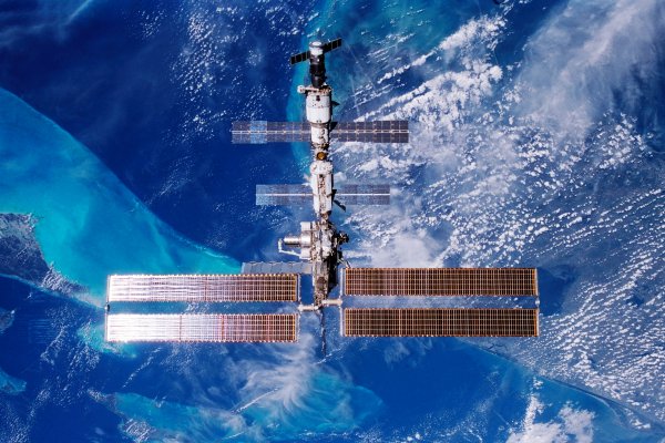 Marble-panorama-illuminator-union-space-station