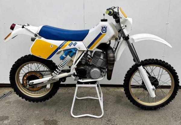 HUSQVARNA 240 WR (1984г.)