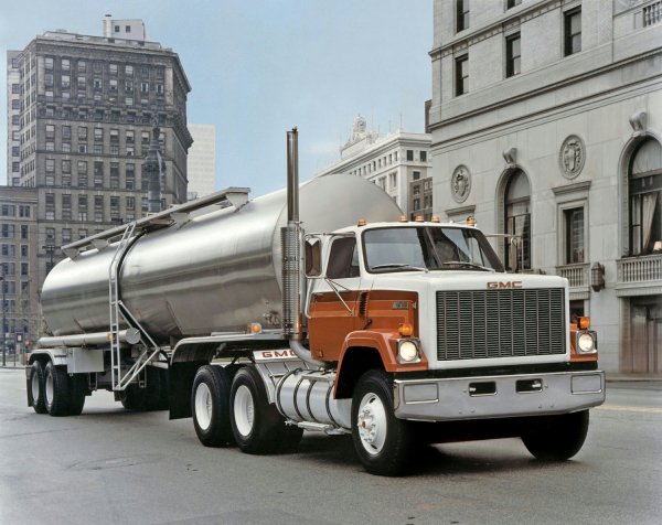 GMC Brigadier 9500 Series (1984)