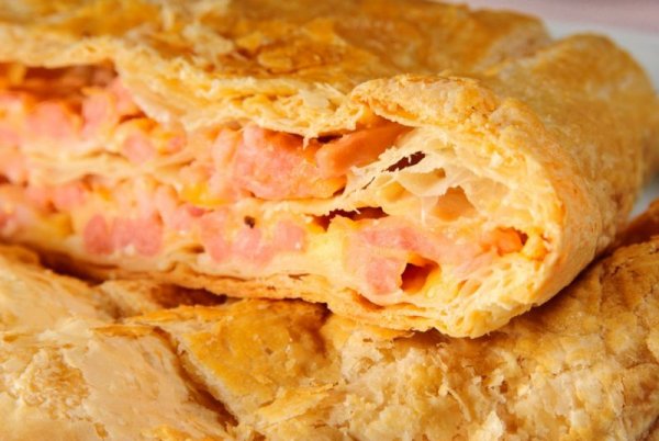 pirog-s-syrom-i-vetchinoj