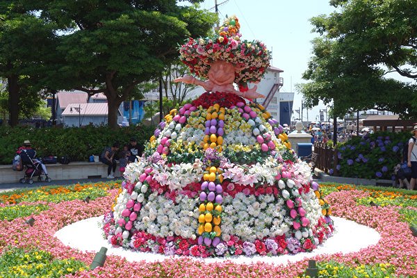 Easter Japan Tokyo Parks Disneyland Roses Lilies 581767 600x4