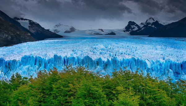 Santa-krus-argentina-lednik-derevia-gory