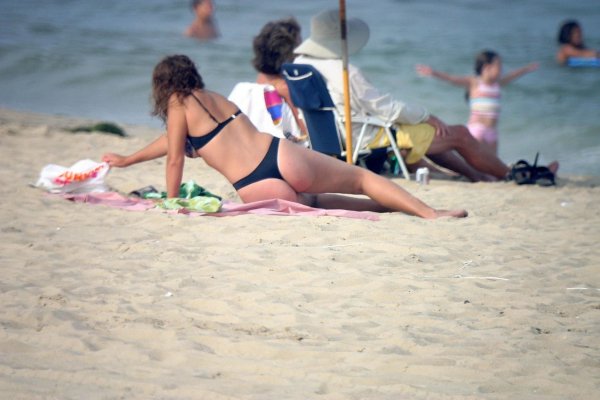 Summer-cute-beach-girl (11)