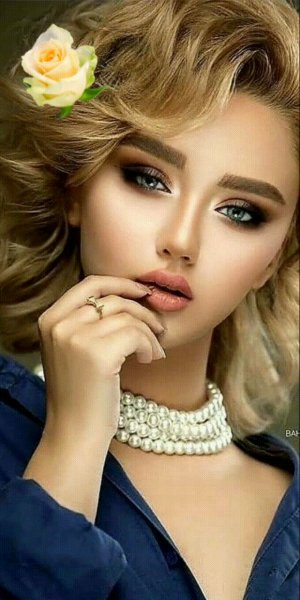 Animated gif about gif in BEAUTIFUL WOMEN by Roxanne AnneMari