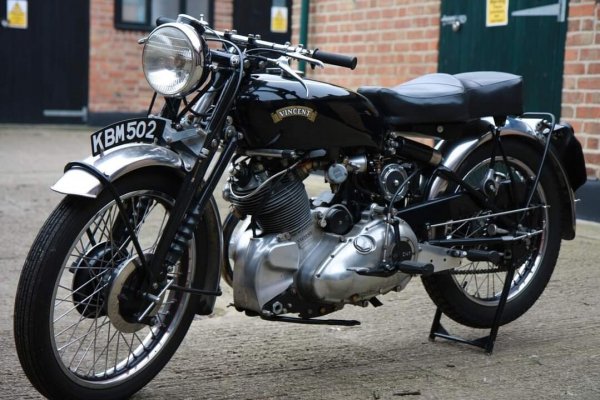 VINCENT 500 COMET (1951г.)