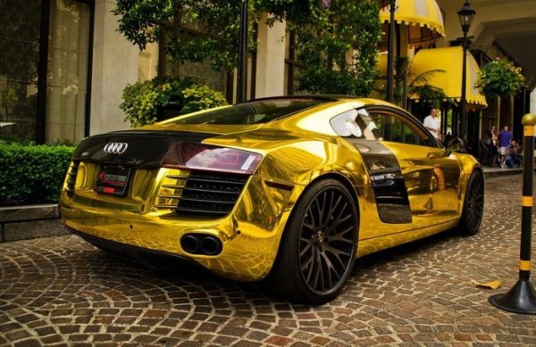 AUDI-R8-MEChTY-SBYVAYuTSYa