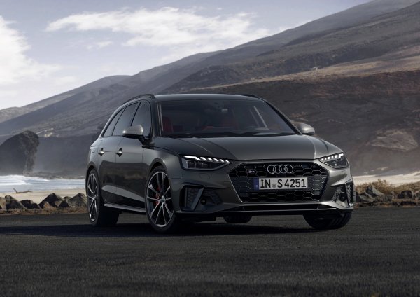 Audi-s4-avant-2019-u-berega-universal
