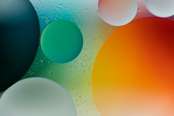 Orange-green-bubbles-oil-water
