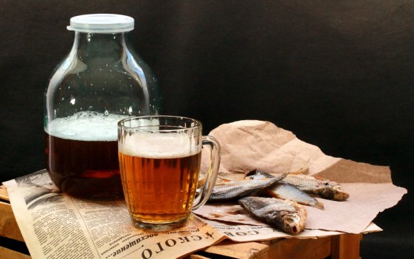 banka-pivo-ryba