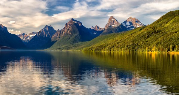 Ssha-lake-mcdonald-glacier-national-park-les-gory-skaly-ozer