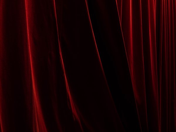 Red-and-black-curtain-texture-in-harmony-kn