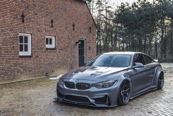bmw-m4-liberty-walk