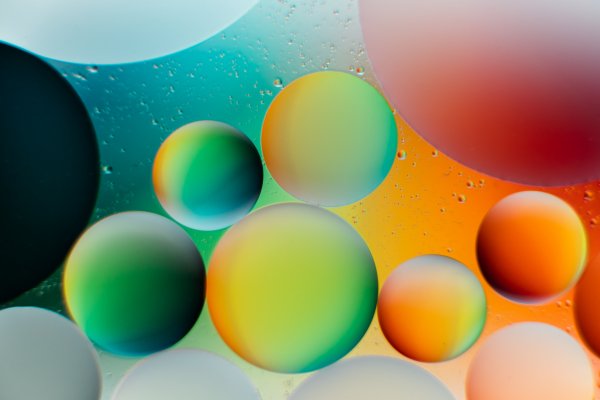 -water-gradient-multicolored-abstract-liquid-orange-green