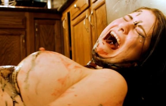 milfs vs zombies - 2015 (2)