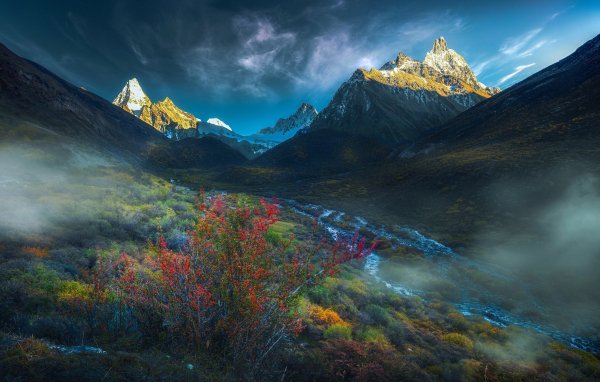 Priroda-peizazh-gory-rastitelnost-ruchei