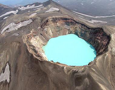 Кислое вулканеческое озеро