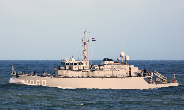 IMG viter59 HNLMS Schiedam M460