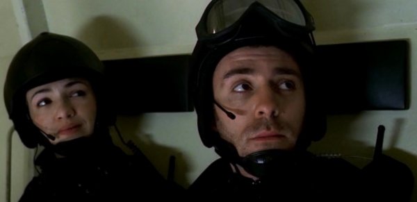 Осиное гнездо (2002)