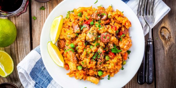 Быстрая испанская паэлья с замороженными морепродуктами