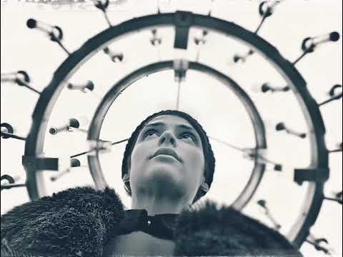 Я плохо вписываюсь в круг. Стихи А.Микульчиной