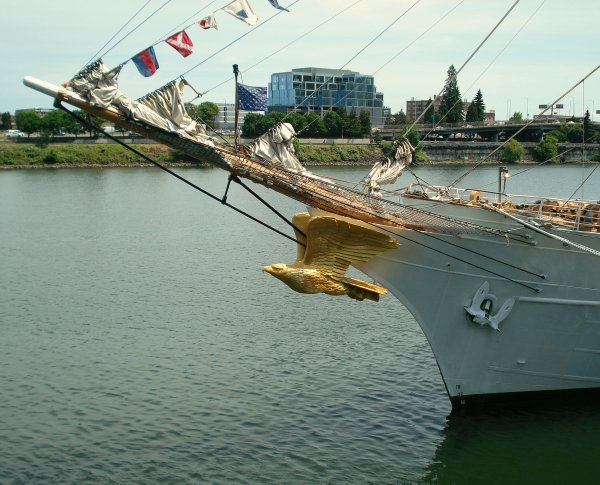 IMG viter59 USCGC Eagle
