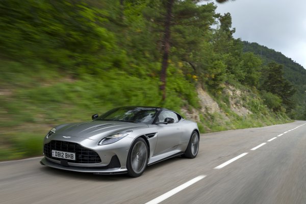 Aston-martin-db