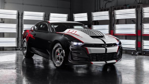 Chevrolet COPO Camaro John Force Edition 2019