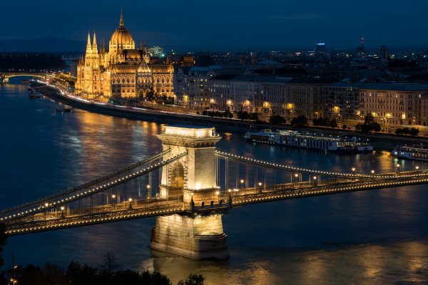 Budapesht-vengriya-reka-mosty