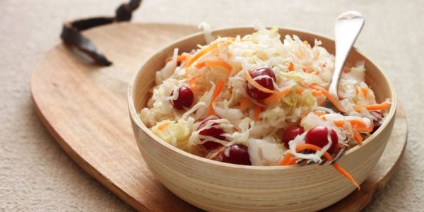 Хрустящая квашеная капуста с клюквой и морковью