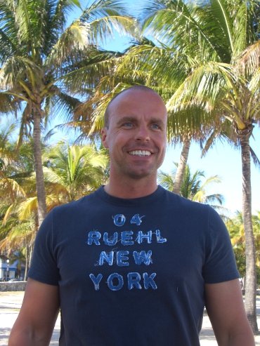 Megara feat. Dj Lee - We Live