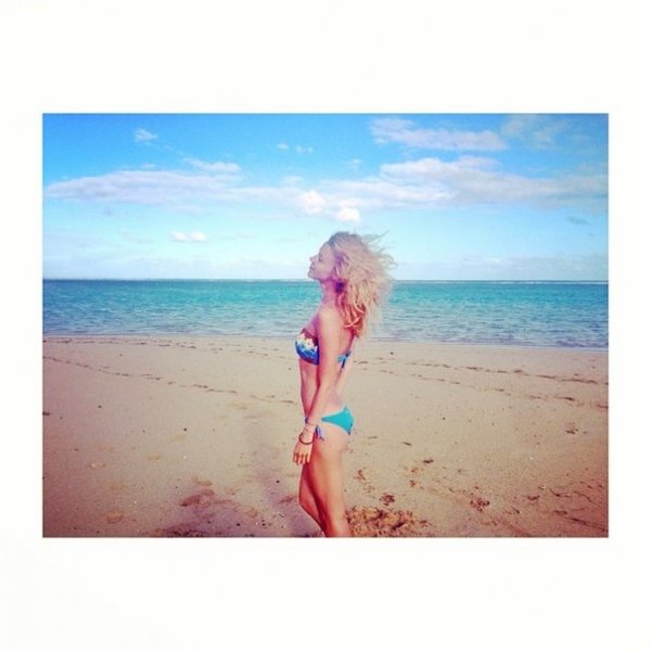 Юля Караулова