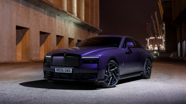 Rolls-Royce Black Badge Spectre