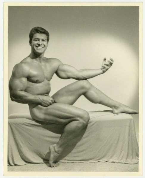 Larry-Scott-1950-Western-Photography-Guild-Beefcake-Photo