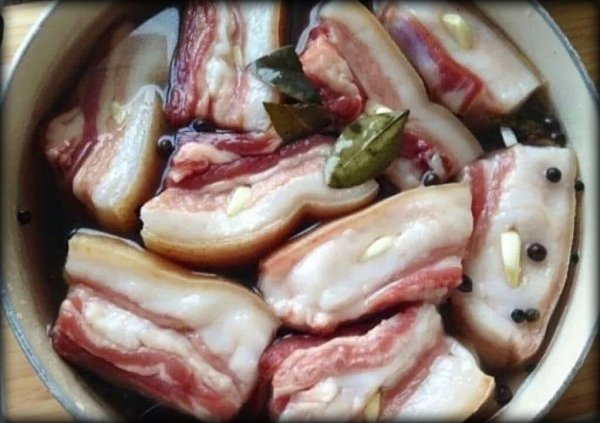 САЛО В ЧЕСНОЧНОМ МАРИНАДЕ