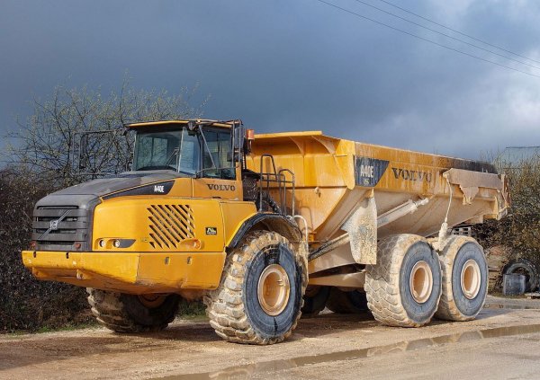 VOLVO A40E