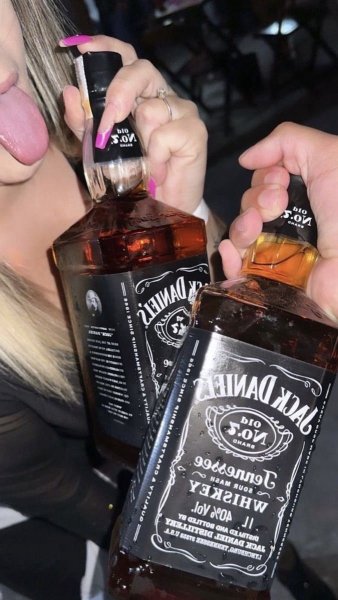 6b640a6d64f76ded56187f8ea4cd8e35